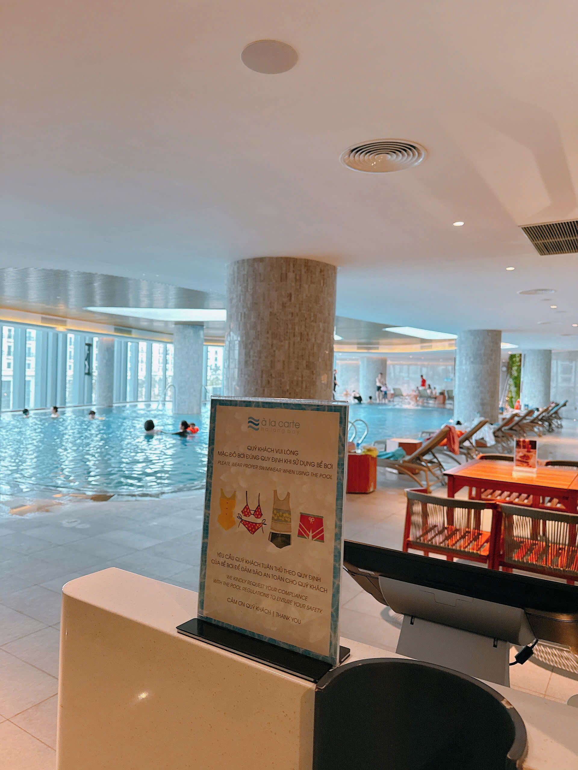 Een binnenzwembad, 2 buitenzwembaden