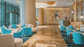 Coin salon dans le hall