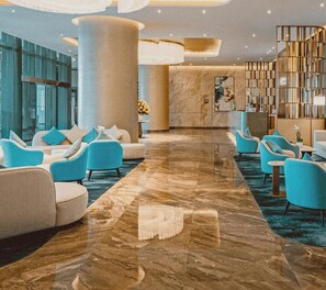Lobby sitting area - Alacarte Halong Bay (Ha Long)