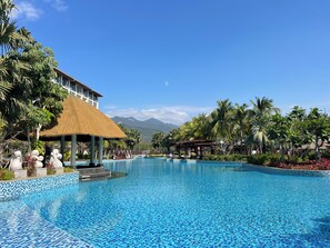 City view from property - GuangPo MeiYa Homestay LingShui (Lingshui)