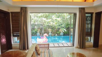 Comfort Villa, Garden View | Individually decorated, individually furnished, desk, blackout drapes