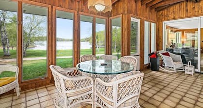 Sunset Bay Lake Home w/ Sauna & 32ft Dock