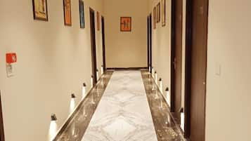 Deluxe Double Room | Living area