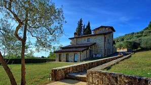 Unclassified image, 3 of 26, button - Torre 3- Vacation Rental in Chianti (Poggibonsi)