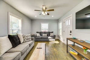 TV - 3 Mi to Beach: Family Home in Corpus Christi! (Corpus Christi)