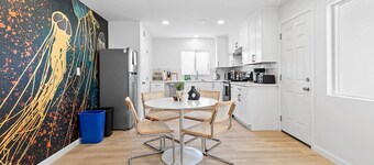 222 - New, Stylish Quiet 2B1B w/ Yard near Stanford