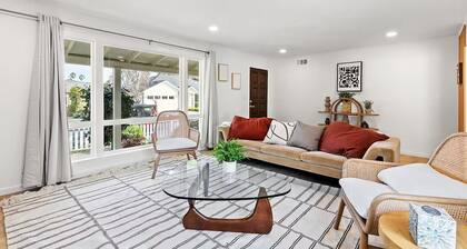 222 - New, Stylish Quiet 2B1B w/ Yard near Stanford