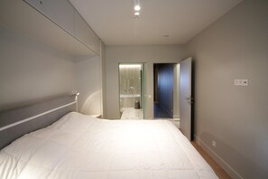 Apartment | 3 bedrooms, iron/ironing board - Apartment in Het Zoute With Sea Views (Knokke-Heist)