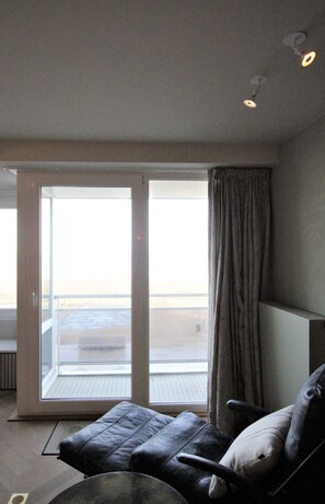 Apartment | Living room - Apartment in Het Zoute With Sea Views (Knokke-Heist)