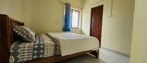 Double Room | Free WiFi