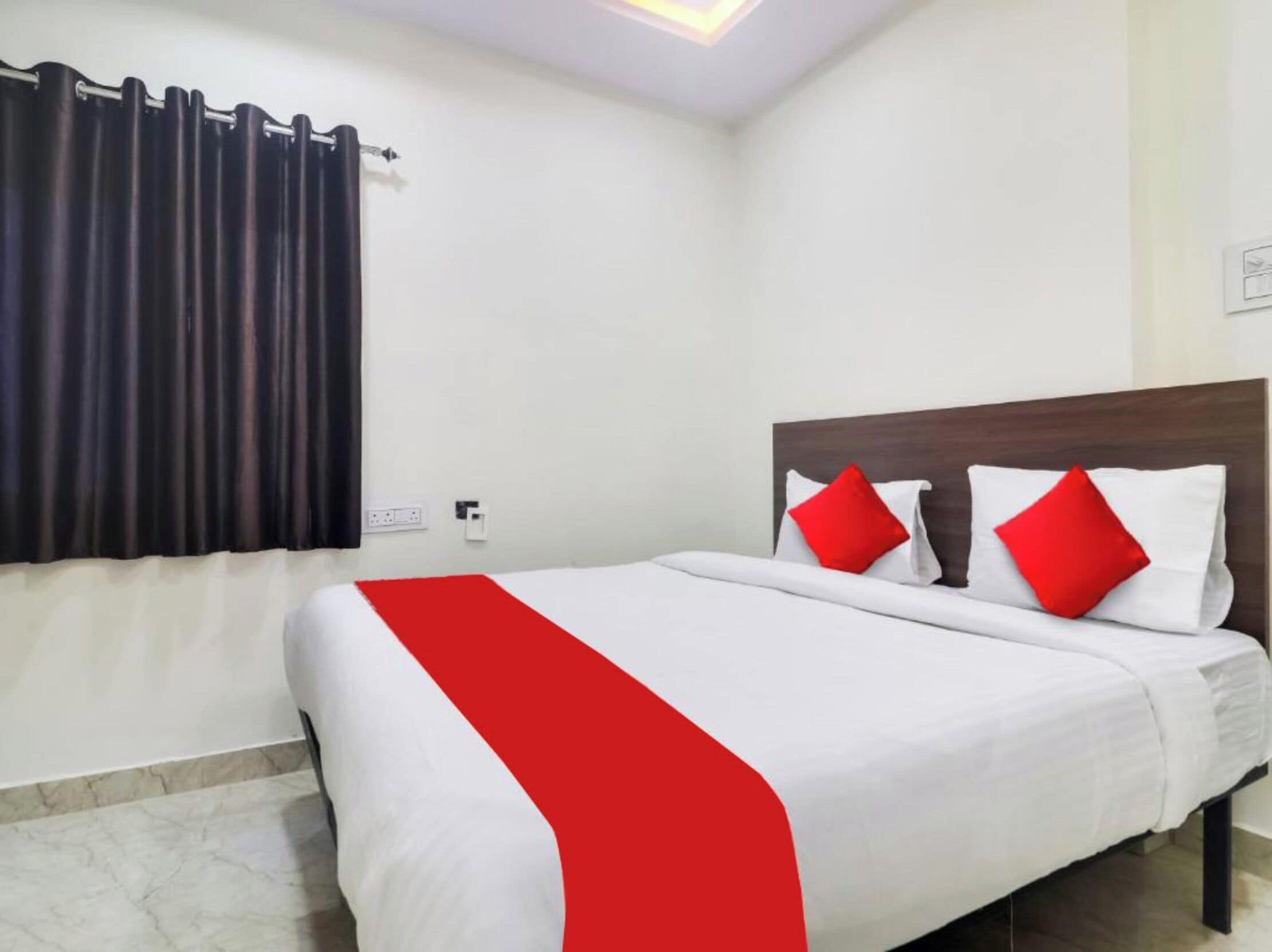 セーフティボックス (室内)、防音設備、WiFi (無料)