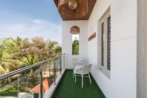 Balcony - Golden Ivory by Red Olive (Bengaluru)