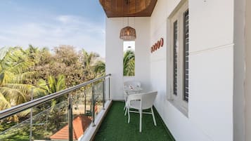 Apartment (2 Bedrooms) | Balcony