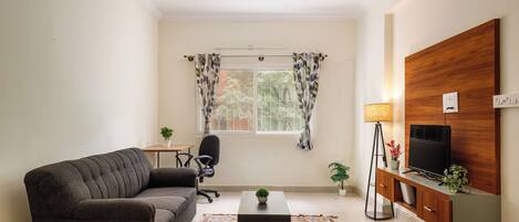 Apartment (2 Bedrooms) | Front of property