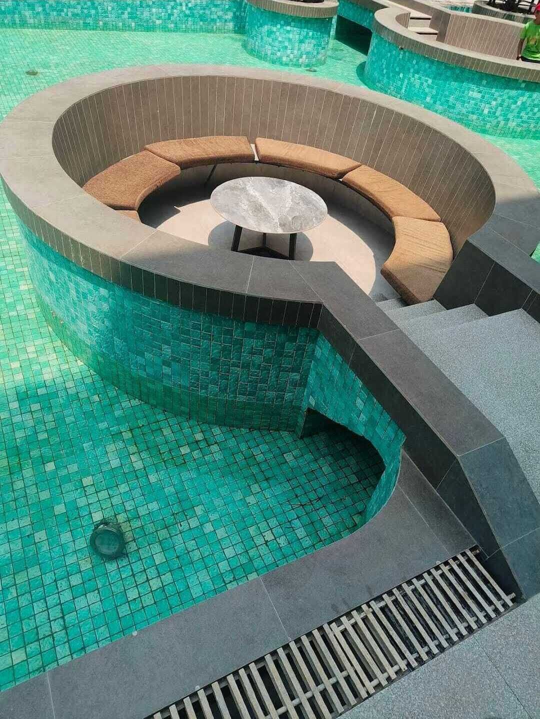 Área de estar no saguão