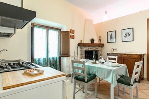 Dining - GuestHost - Gradara Comfy Apartment SMALL (Gradara)
