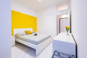 1 bedroom, iron/ironing board, WiFi, bed sheets - Charming 64 sqm apartment, ideal for three people, located on the mezzanine floor of a building without a lift.The property is located in a privileged position, close to Piazza della Rinascita, the hub of city life in Pescara, and a stone's throw from Lu (Pescara)