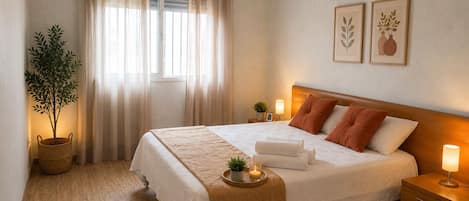 3 habitaciones, tabla de planchar con plancha, internet y ropa de cama