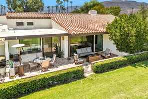 تناول الطعام بالخارج