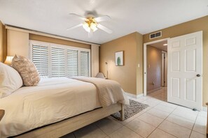 Unclassified image, 4 of 50, button