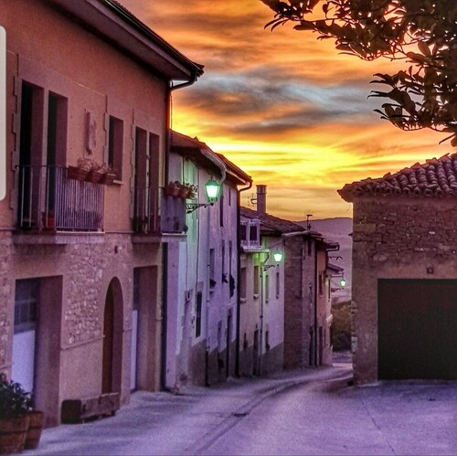 Surrounded by nature with 3 bedrooms, 3 bathrooms, kitchen-dining room and garden & BBQ.