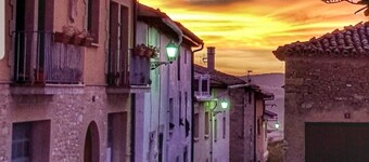 Surrounded by nature with 3 bedrooms, 3 bathrooms, kitchen-dining room and garden & BBQ.