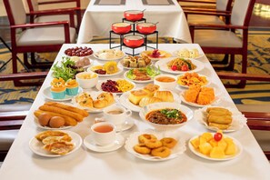 Daily buffet breakfast for a fee - Gongxiang International Hotel (Xiangyang)