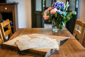 Appartement Classique, balcon, vue lac | Coin séjour