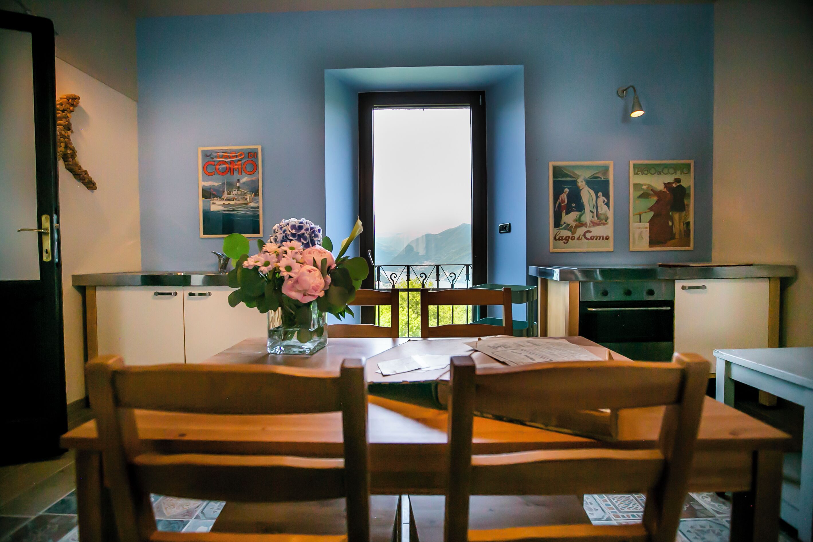 经典公寓, 阳台, 湖景 | 起居区