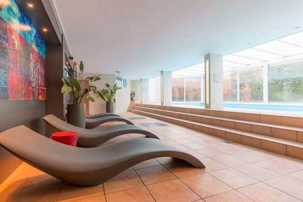Piscine intérieure