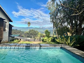 室外游泳池，恒温泳池