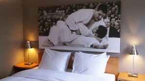 1 habitación, tabla de planchar con plancha, wifi gratis y ropa de cama