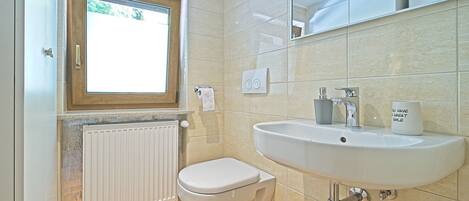 Douche, serviettes fournies