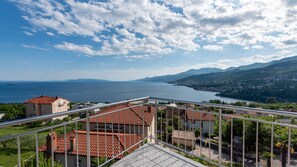 Property grounds - Apartman City View 3 by Villas Guide (Rijeka)