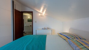 2 bedrooms, free WiFi, bed sheets - Apartman City View 3 by Villas Guide (Rijeka)