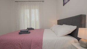 3 dormitorios, tabla de planchar con plancha, wifi gratis y ropa de cama