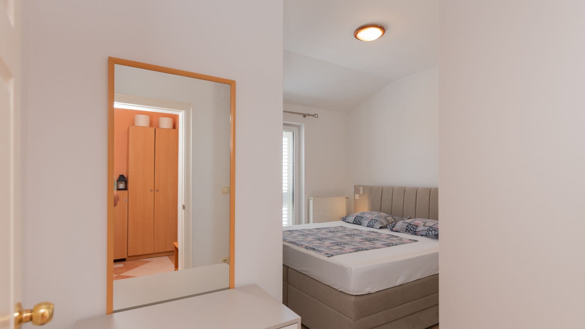 3 habitaciones, tabla de planchar con plancha y wifi gratis 