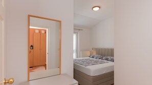 3 habitaciones, tabla de planchar con plancha y wifi gratis 