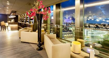 Wellness Stay with Indoor Swimming Pool in the Heart of Leiden