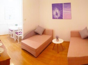 Room (Family Room With Sea View 6) | Property amenity