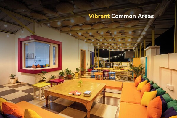 Lobby sitting area - goSTOPS Amritsar Chatiwind Gate (Amritsar)