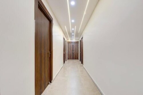 Super Hotel Pari Chowk Formerly The Divine KRC