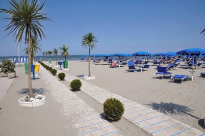 Villa with 3 bedrooms, 8 beds & 2 bathrooms - ideal for families & groups