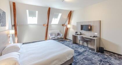 Welcoming Room with Convenient Location Near Leeuwarden Train Station