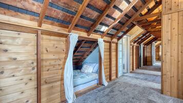 4 bedrooms, free WiFi, bed sheets