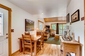 Leilighet, flere senger (Apartment) | Oppholdsområde