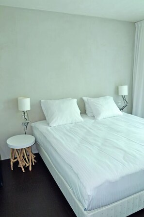 1 chambre, fer et planche Ă repasser, Wi-Fi gratuit, draps fournis