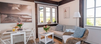 Studio 'Strandgut' with Private Terrace, Shared Garden and Wi-Fi