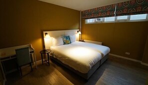 1 slaapkamer, een strijkplank/strijkijzer, gratis wifi, beddengoed