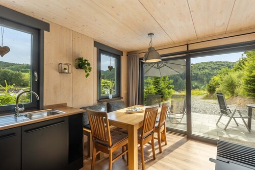 Ferienhaus 'Traumblick' mit Bergblick, privater Terrasse und Wi-Fi
